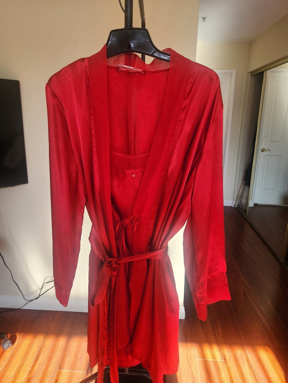 Morgan Taylor Red Satin Robe and Chemise Matching Set NWOT Size Large
